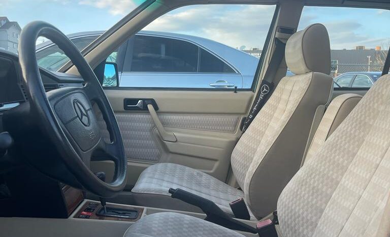 1993 Mercedes-Benz 190E full