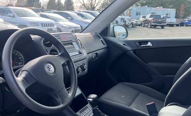 2010 Volkswagen Tiguan full