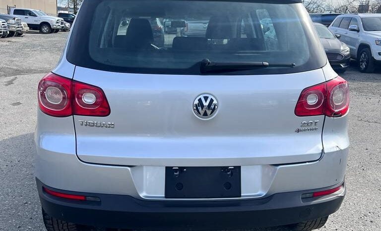 2010 Volkswagen Tiguan full