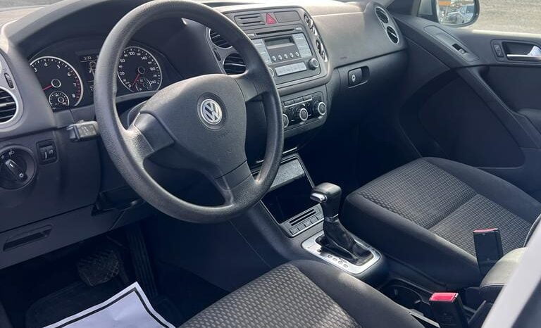 2010 Volkswagen Tiguan full