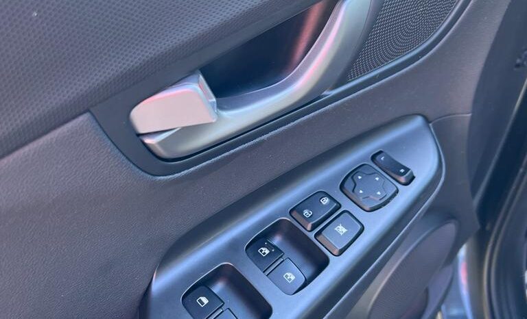 2021 Hyundai Kona Luxury full