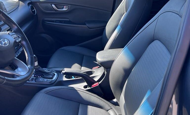 2021 Hyundai Kona Luxury full