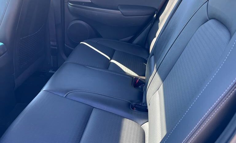 2021 Hyundai Kona Luxury full