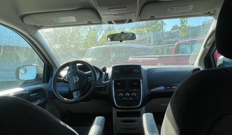 2012 Dodge Grand Caravan SE full