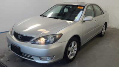 2005 Toyota Camry LE (6)