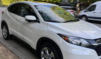 The 2016 Honda HR-V EX full