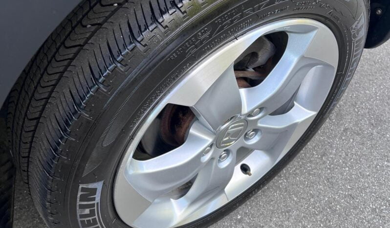 The 2016 Honda HR-V EX full