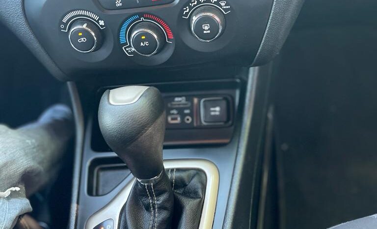 2015 Jeep Cherokee Sport full