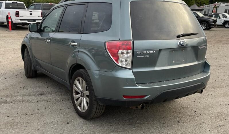 2011 Subaru Forester X Limited full