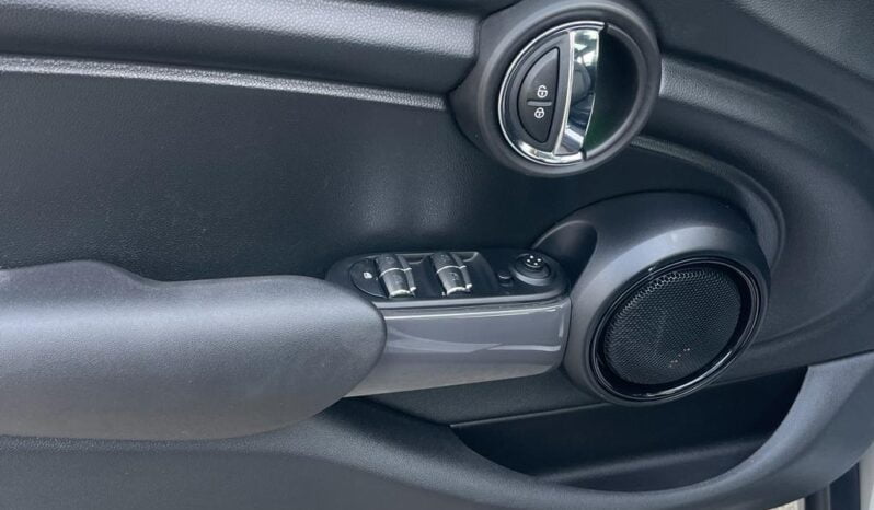 2016 MINI Cooper Hardtop 5 Door full