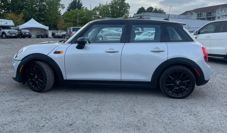 2016 MINI Cooper Hardtop 5 Door full