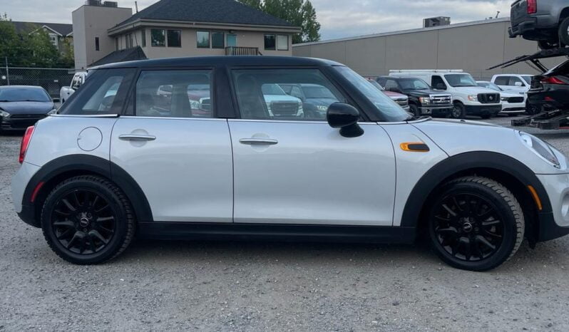 2016 MINI Cooper Hardtop 5 Door full