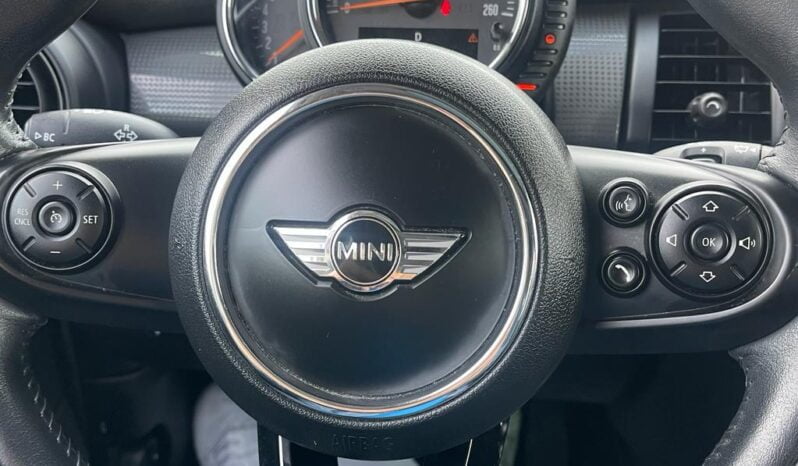 2016 MINI Cooper Hardtop 5 Door full