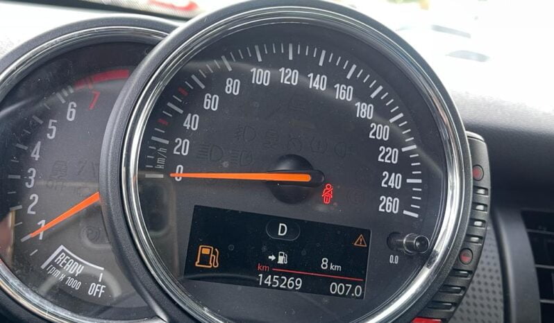 2016 MINI Cooper Hardtop 5 Door full