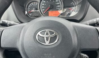 2016 Toyota Yaris full