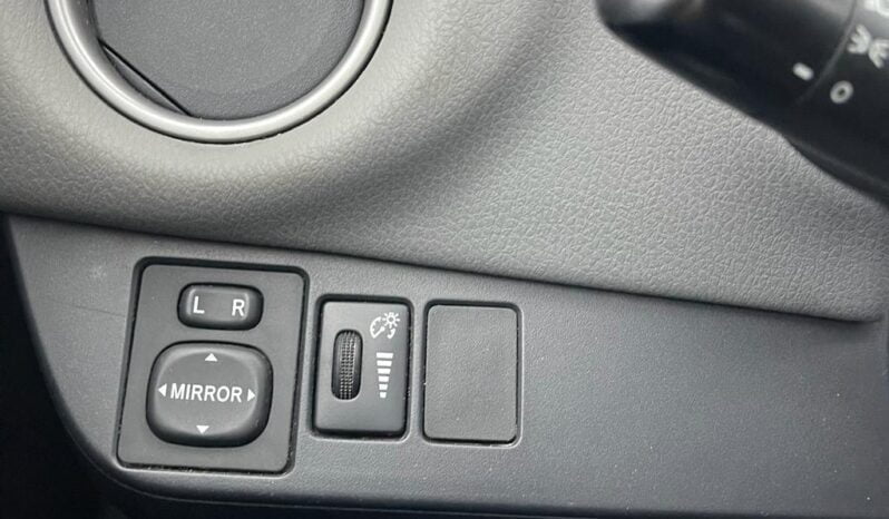 2016 Toyota Yaris full