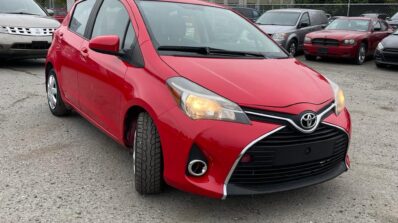 2016 Toyota Yaris Hatchback (2)