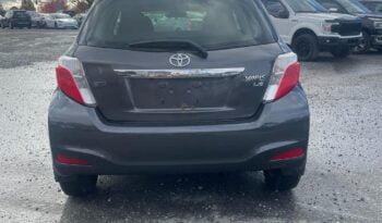 2013 Toyota Yaris LE Hatchback full