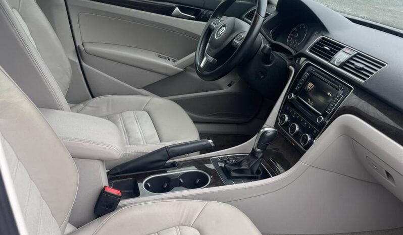 2015 Volkswagen Passat Highline full