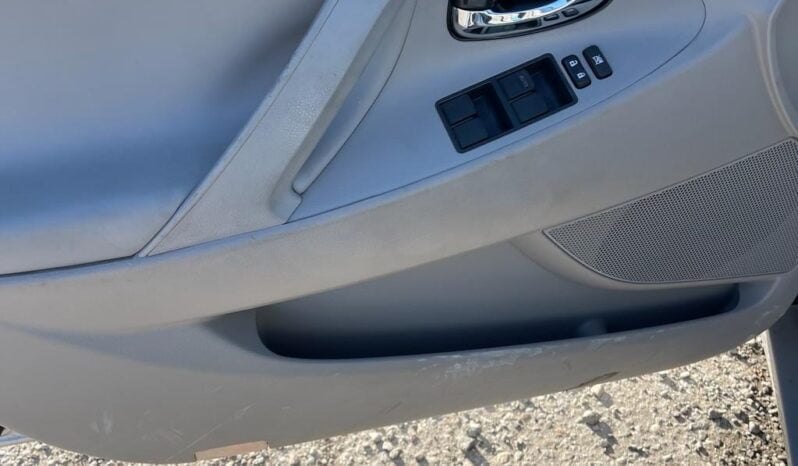 Toyota Camry Hybrid full