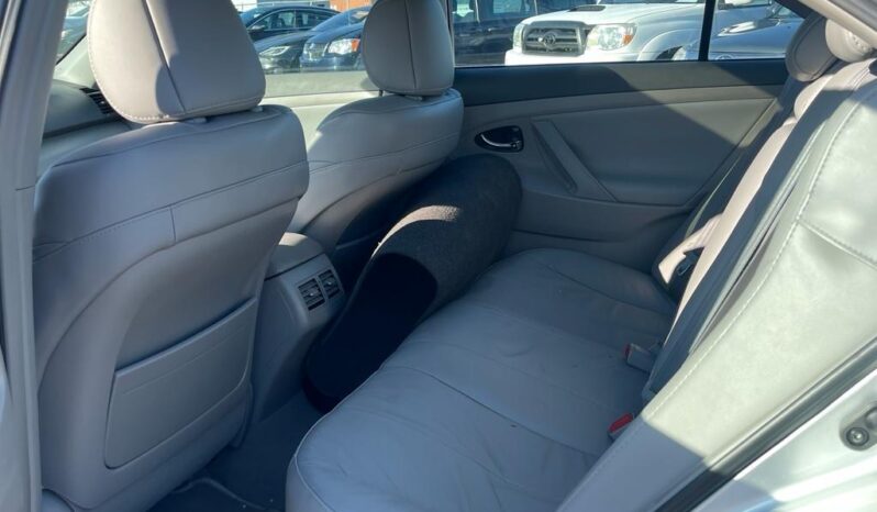 Toyota Camry Hybrid full