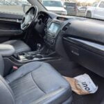 Kia Sorento 2015 SUV clean photo 9