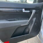 Kia Sorento 2015 SUV clean photo 17
