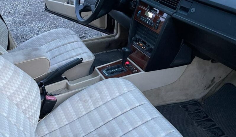 1993 Mercedes-Benz 190E full