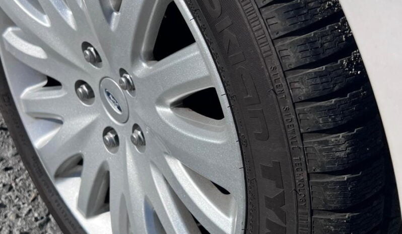 2011 Ford Fusion Hybrid Sedan full