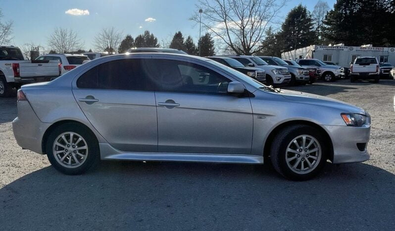 2011 Mitsubishi Lancer SE full