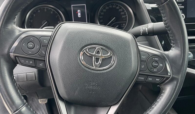 2021 Toyota Camry SE full