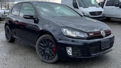 2010 Volkswagen Golf GTI Base (2)