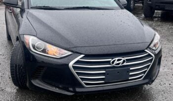 2017 Hyundai Elantra LE full