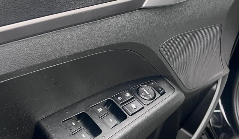 2017 Hyundai Elantra LE full