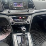 Hyundai Elantra 2017 Sedan used-cars-fr photo 9