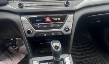 2017 Hyundai Elantra LE full