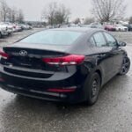 Hyundai Elantra 2017 Sedan used-cars-fr photo 3