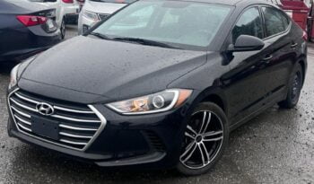 2017 Hyundai Elantra LE full