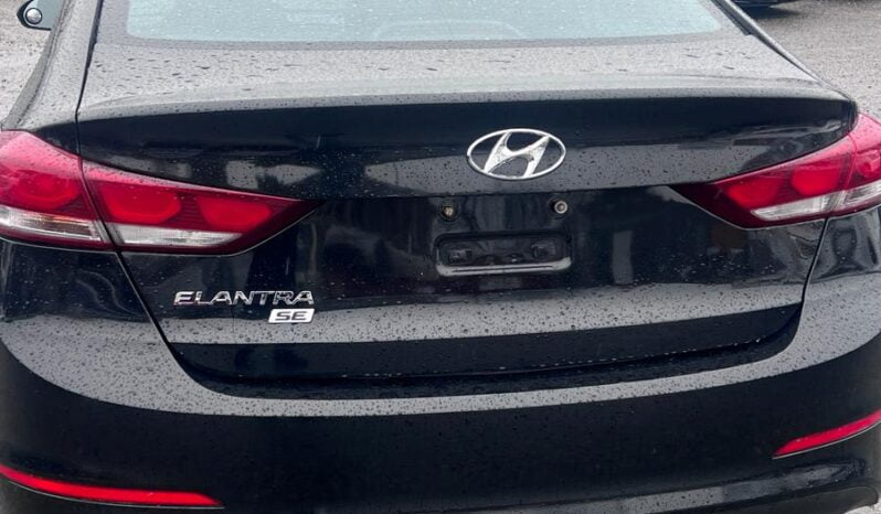 2017 Hyundai Elantra LE full