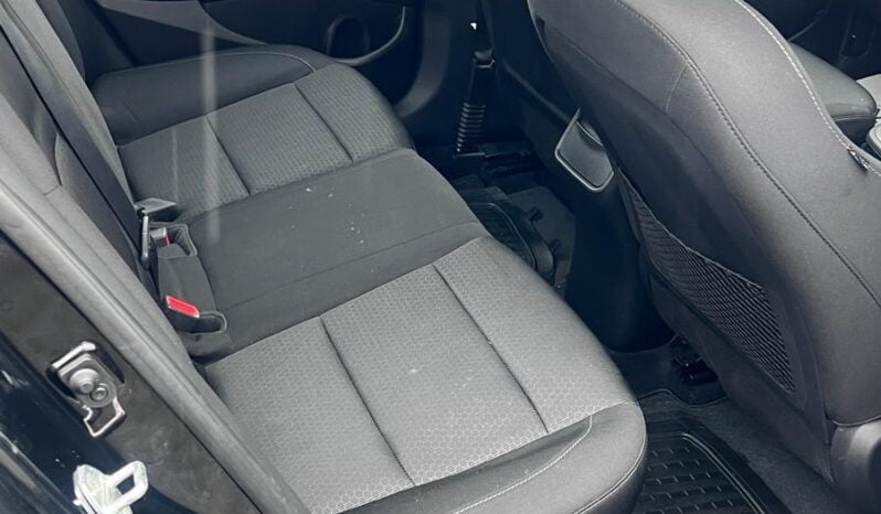 2017 Hyundai Elantra LE full