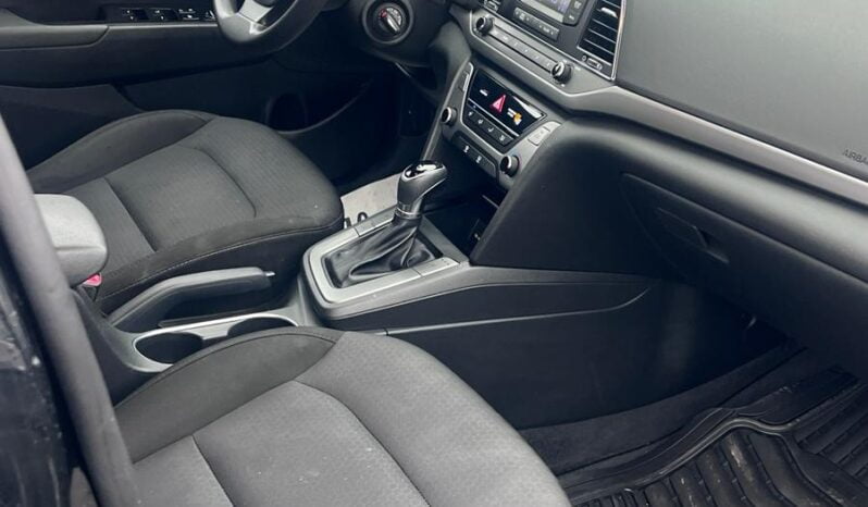 2017 Hyundai Elantra LE full