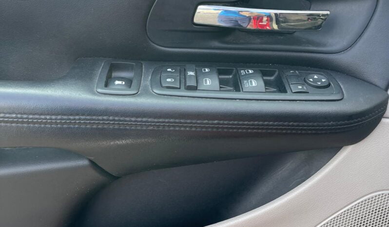 2012 Dodge Grand Caravan SE full