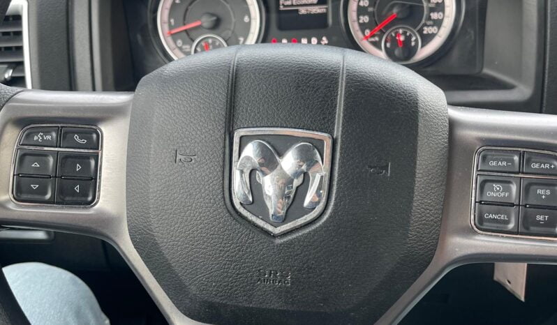 2022 Ram 1500 Classic SLT full