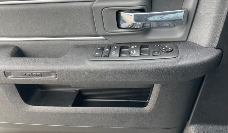 2022 Ram 1500 Classic SLT full