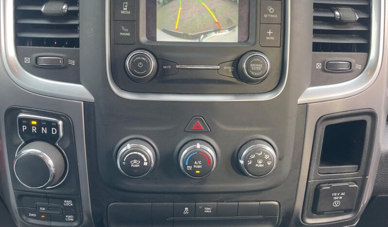 2022 Ram 1500 Classic SLT full