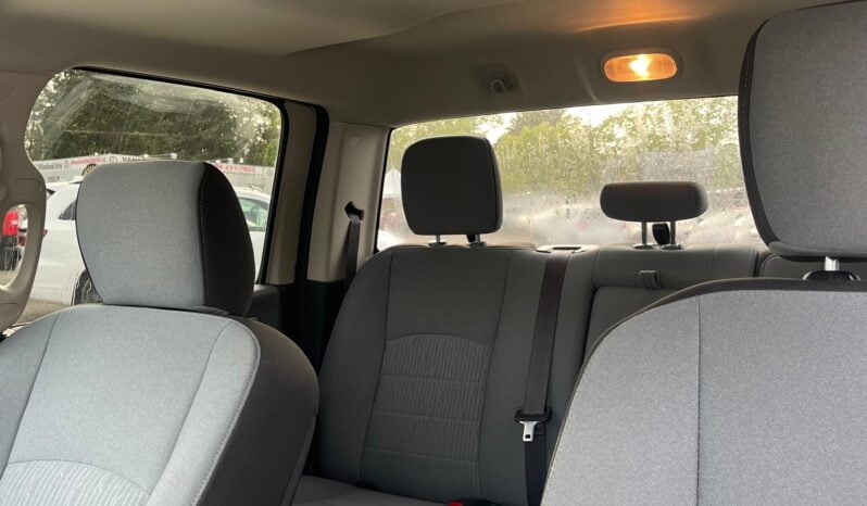 2022 Ram 1500 Classic SLT full