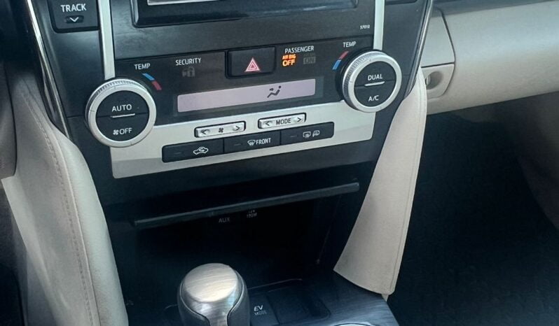 2012 Toyota Camry Hybrid XLE full