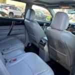 Toyota Highlander 2011 SUV used-cars photo 16