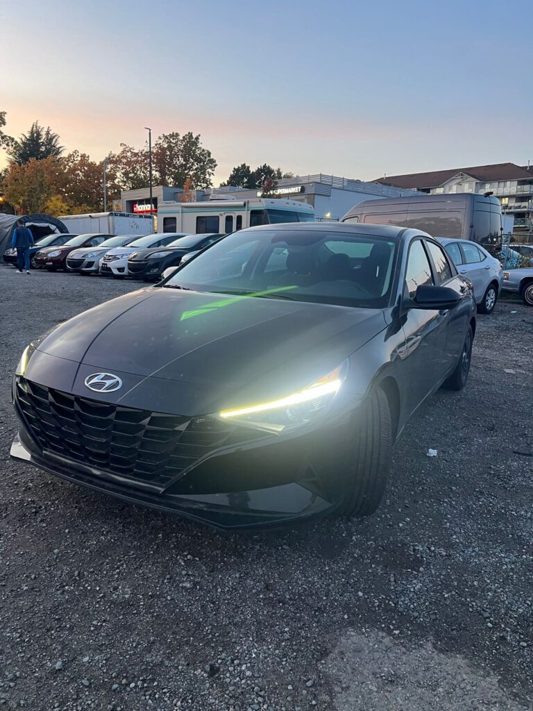 Hyundai Elantra 2023 Sedan used-cars-fr