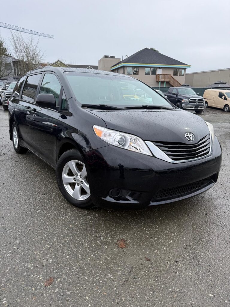 Toyota Sienna 2016 MULTIPURPOSE PASSENGER VEHICLE (MPV)